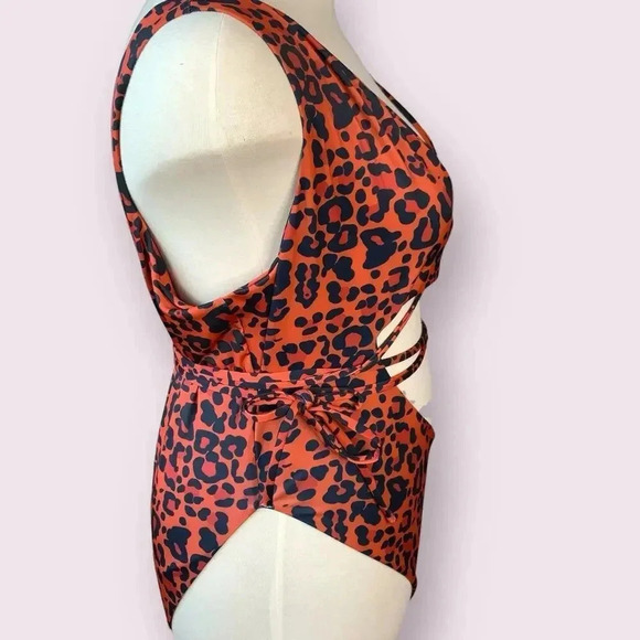 Fashion Nova One Piece Plunging Wrap Around Swimsuit Plus Size 3X Animal Print - Picture 4 of 16